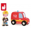 Fotografia, na której jest Wóz strażacki ze strażakiem zestaw drewniany - JANOD