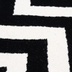 Fotografia, na której jest Wełniany dywan CHEVRON BLACK WHITE I - White Oaks