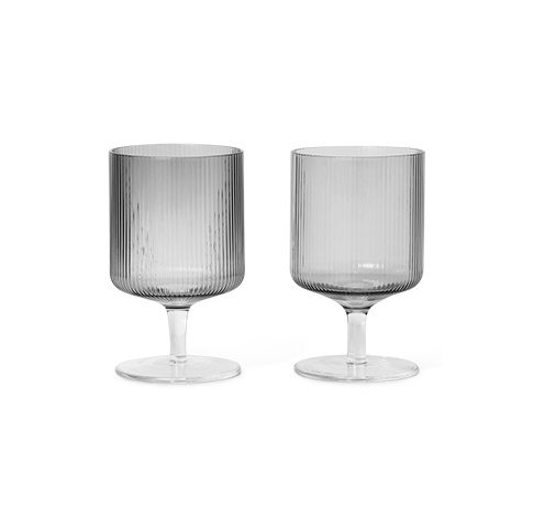 Fotografia, na której jest Kieliszki do wina Ripple - 2 szt. - ferm LIVING | smoked