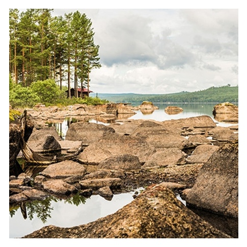 Fotografia, na której jest Fototapeta REBEL WALLS | SCANDINAVIA Boulder