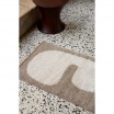Fotografia, na której jest Mata bawełniana Lay Taupe - ferm LIVING